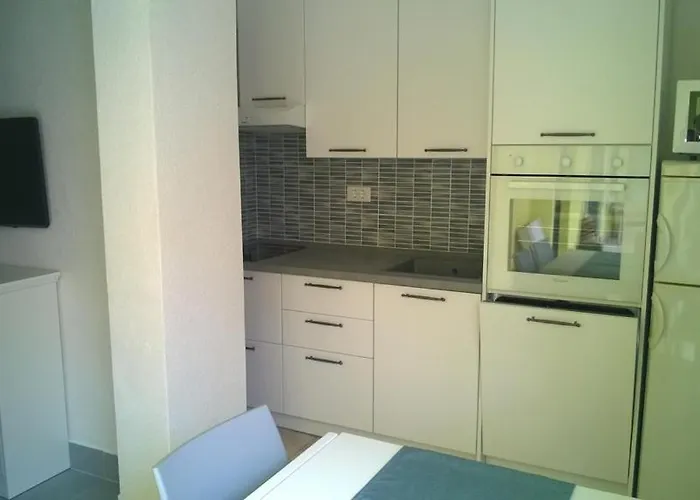 Mare アパート ボル